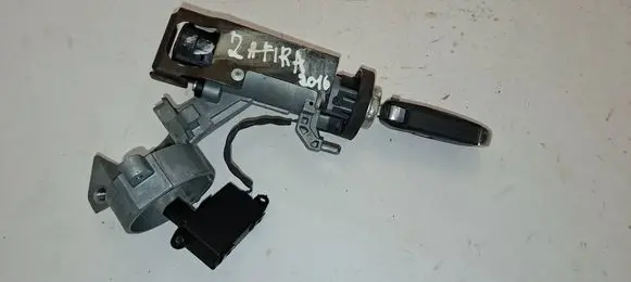 Opel Zafira C Ignition lock 23276089 7812A284074 61370310253