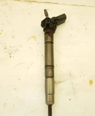 Audi A8 S8 D4 4H Fuel injector 059130277CC 0445116040 130827