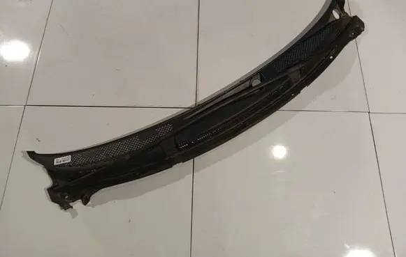 Nissan Micra Wiper trim