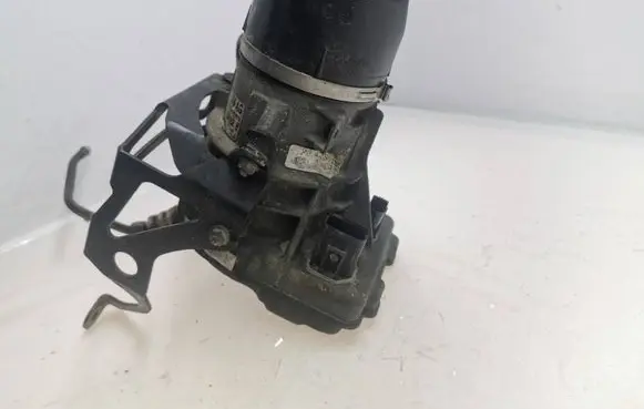 Volkswagen Touareg II Power steering pump A0019922E 7P0422138B 7P0423155