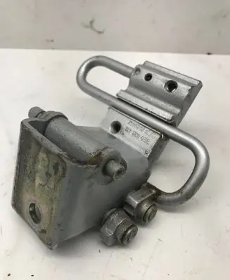 Audi A6 S6 C6 4F Rear door lower hinge 8E0833412