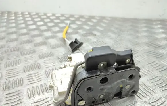 Seat Exeo (3R) Rear door lock 8E0839106AA