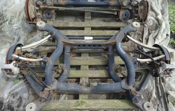 Volkswagen Touareg I Rear subframe 