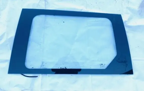 KIA Carnival Rear side window