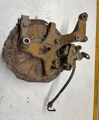 Volkswagen Jetta V Front wheel hub spindle knuckle