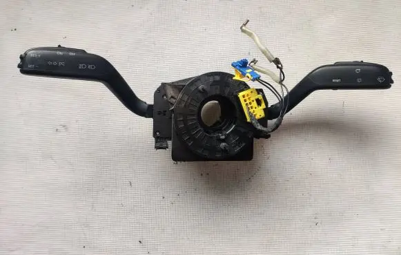 Wiper turn signal indicator stalk/switch