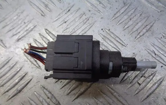 Seat Ibiza III (6L) Brake pedal sensor switch
