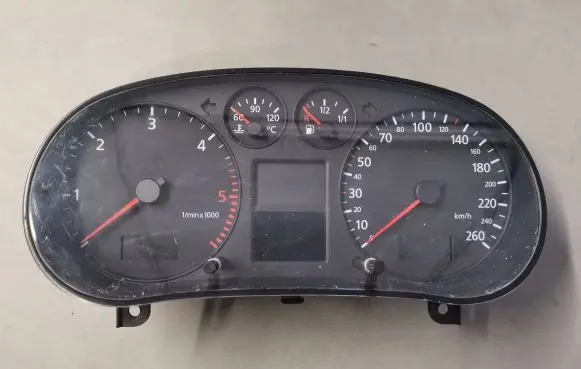 Audi A3 S3 8L Speedometer (instrument cluster) 8L0920900