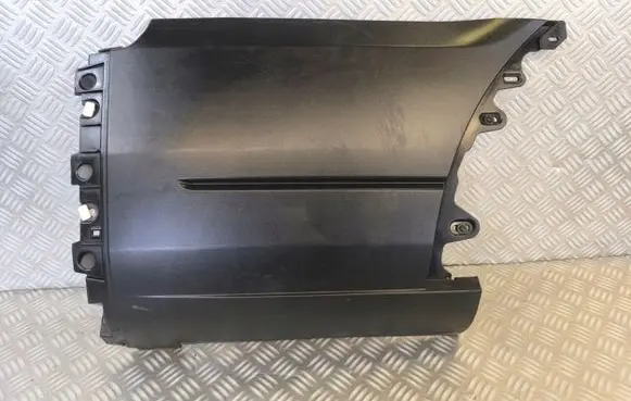 Rear fender molding trim