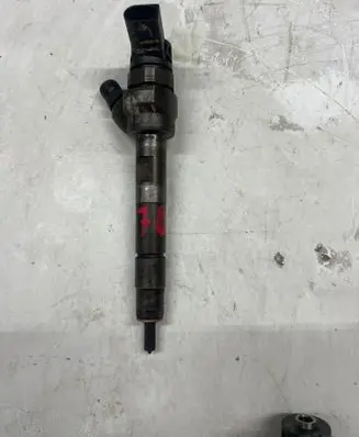 BMW 3 E90 E91 Fuel injector 0445110382