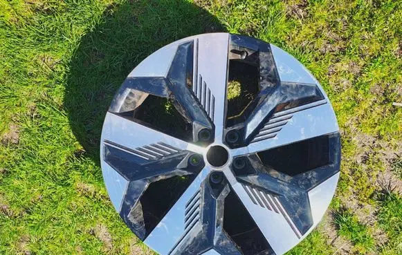 Renault Megane E-Tech R20 alloy rim 403003990R 70JX20