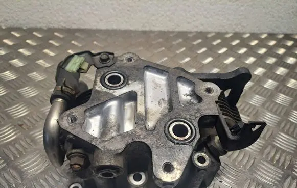 Engine oil radiator