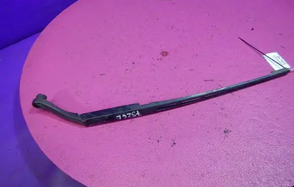 Citroen C5 Front wiper blade arm 9682797780