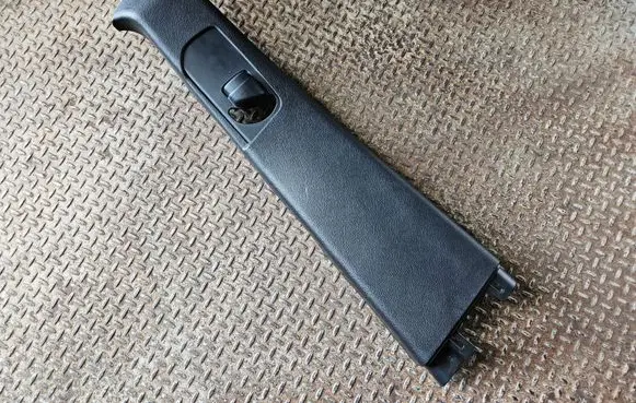 Dodge Durango III (B) pillar trim (top) 5VP04DX9AC I01976040BLR