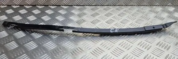Volkswagen PASSAT B6 Rear door windshield rail 3C9839065A