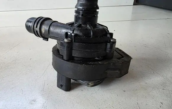 Peugeot 208 Electric auxiliary coolant/water pump 9833874480