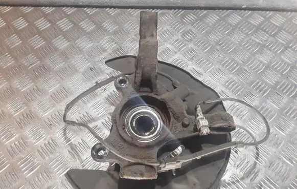 Toyota Corolla E120 E130 Front wheel hub