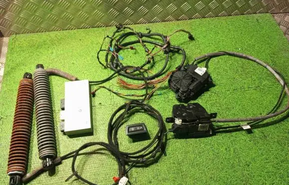 BMW 5 F10 F11 Tailgate hydraulic set 7304629 7273752