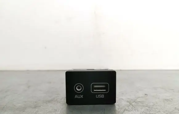 Hyundai Tucson TL HiFi Audio sound control unit 96120D3600