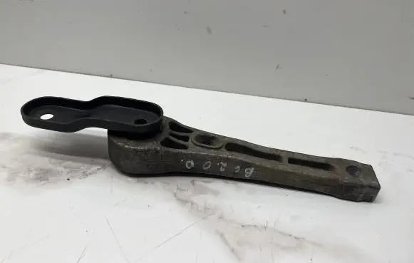 Volkswagen PASSAT B6 Engine mount bracket 3C0199855A