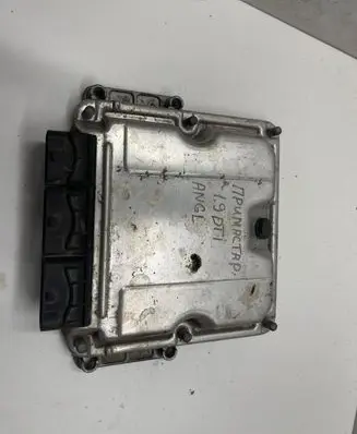 Renault Trafic II (X83) Engine control unit/module 0281010632