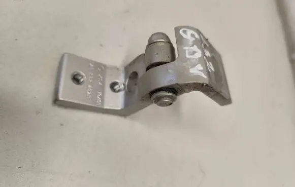 Skoda Octavia Mk2 (1Z) Rear door upper hinge 1Z0833402B