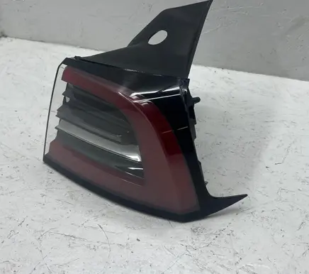 Tesla Model 3 Rear/tail lights 24529202 01534102