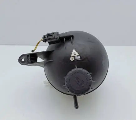 Mercedes-Benz B W245 Coolant expansion tank/reservoir 1695000149
