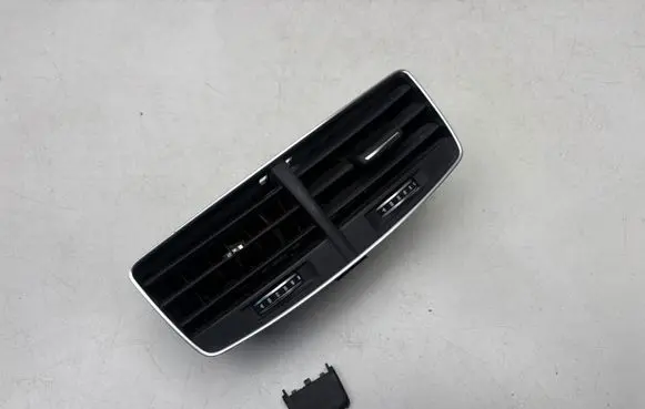 Audi A8 S8 D4 4H Rear air vent grill 4H0819203B