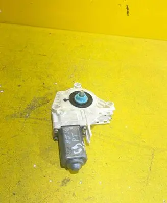 Land Rover Range Rover L322 Rear door window regulator motor