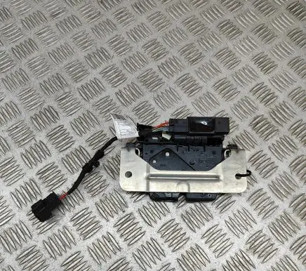 Tailgate/trunk/boot lock/catch/latch