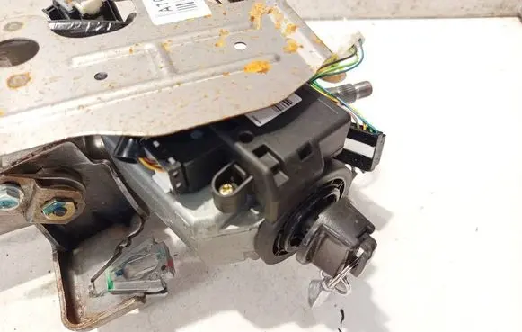 Suzuki Swift I Ignition lock
