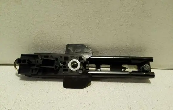 Volvo XC90 Seat belt adjustment rail 31332261