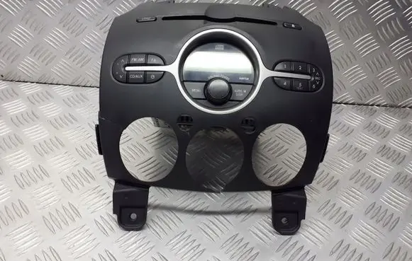 Mazda 2 Radio/CD/DVD/GPS head unit DF7466AR0