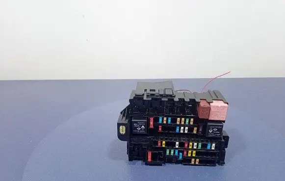 Renault Laguna III Fuse box set 8200758803