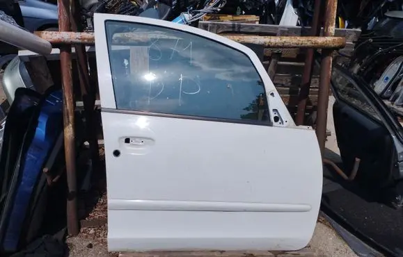 Mitsubishi Colt Front door