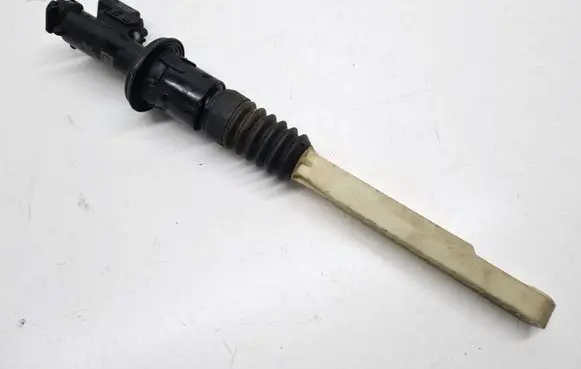 Clutch slave cylinder