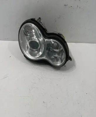 Mercedes-Benz C W203 Headlight/headlamp A2038203861 0301166276