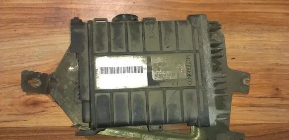 Volkswagen PASSAT B3 Engine control unit/module 0261200277 443907311E
