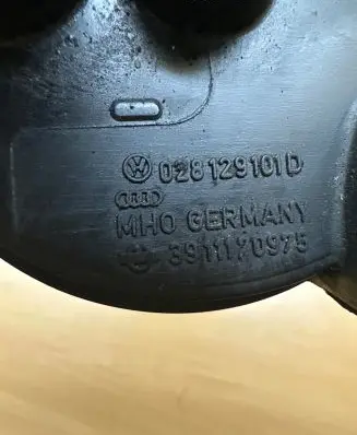 Volkswagen Golf IV Breather/breather pipe/hose 028129101D