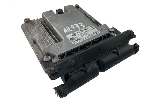 Volkswagen PASSAT B6 Engine control unit/module 03C906021A 0261S04469
