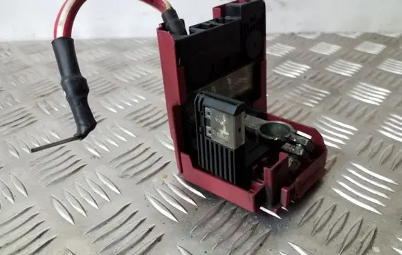 Opel Mokka Battery relay fuse 