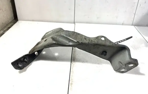 Audi A4 S4 B6 8E 8H Fender mounting bracket 8E0821135A