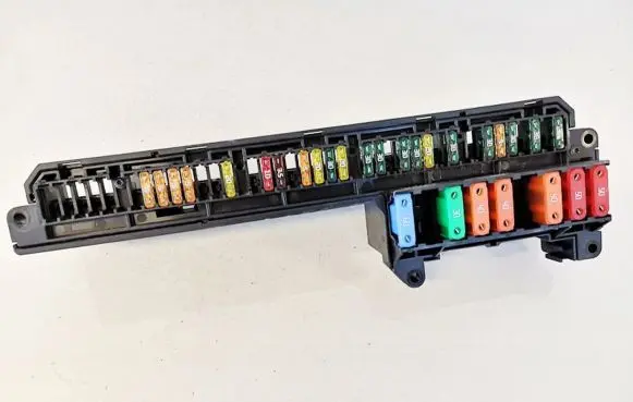 BMW 5 E60 E61 Fuse box set 6114695733002 61146957330-02