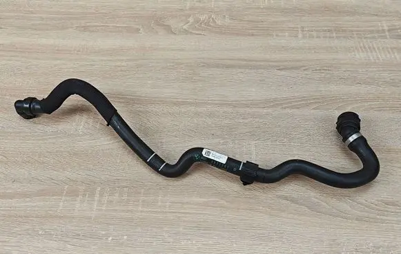 BMW 8 G16 Engine coolant pipe/hose 6821251