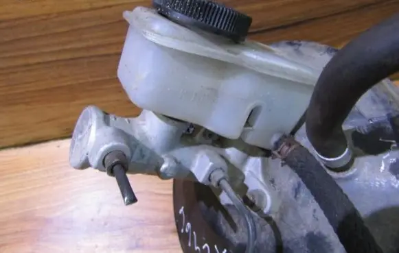 Master brake cylinder