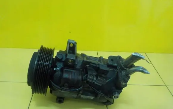 Nissan Qashqai Air conditioning (A/C) compressor (pump) 926004EB0A