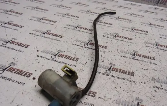Honda CR-V Windscreen/windshield washer pump