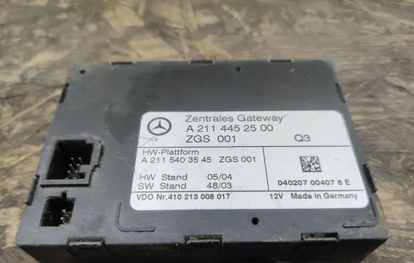 Mercedes-Benz E W211 Door central lock control unit/module A2114452500