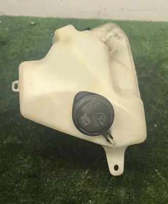 Toyota Prius (NHW20) Windshield washer fluid reservoir/tank 060851145